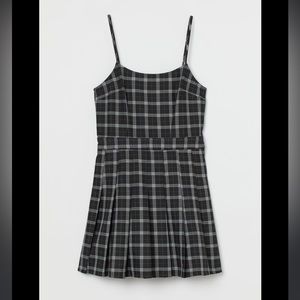 H&M Black and White Plaid Pleated Dress